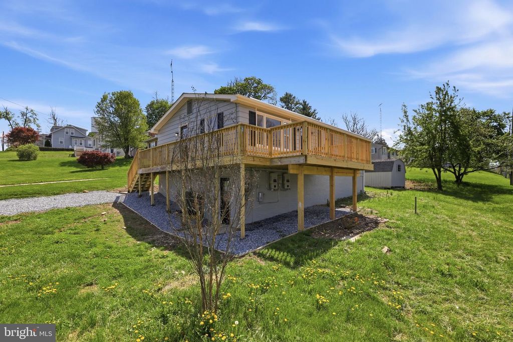 Image 1 of property listing at 302 E THOMAS ST, Union Bridge, MD 21791