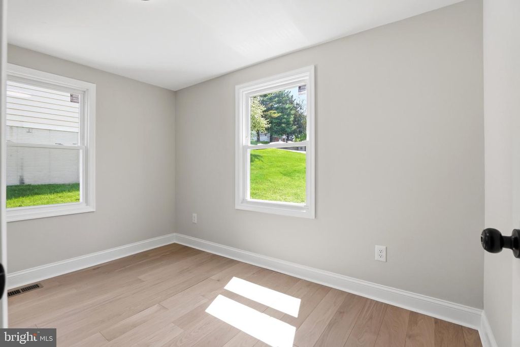 Image 18 of property listing at 302 E THOMAS ST, Union Bridge, MD 21791