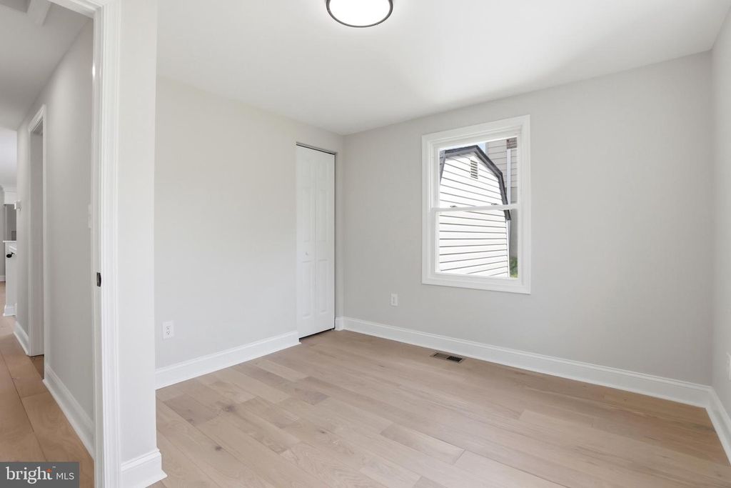 Image 20 of property listing at 302 E THOMAS ST, Union Bridge, MD 21791