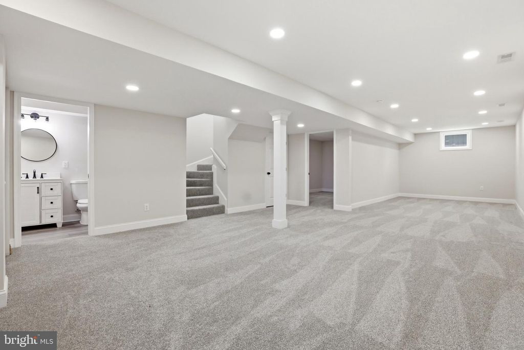 Image 22 of property listing at 302 E THOMAS ST, Union Bridge, MD 21791