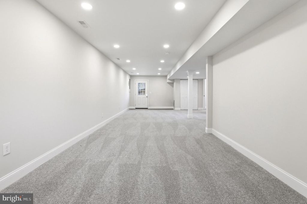 Image 26 of property listing at 302 E THOMAS ST, Union Bridge, MD 21791