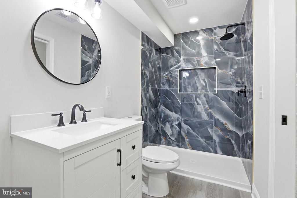 Image 28 of property listing at 302 E THOMAS ST, Union Bridge, MD 21791