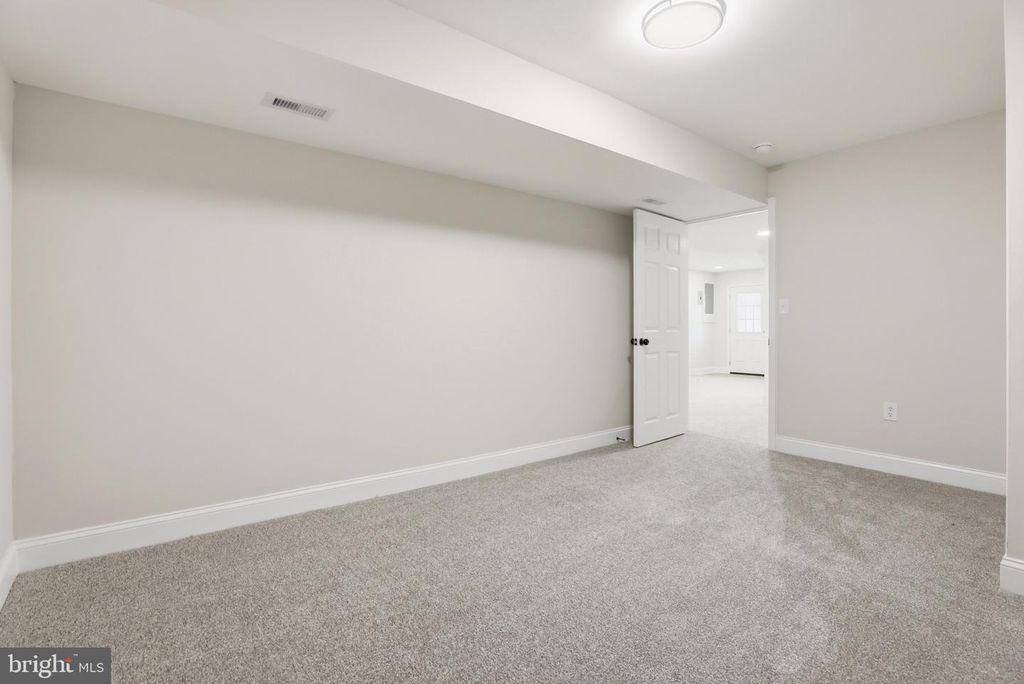 Image 30 of property listing at 302 E THOMAS ST, Union Bridge, MD 21791