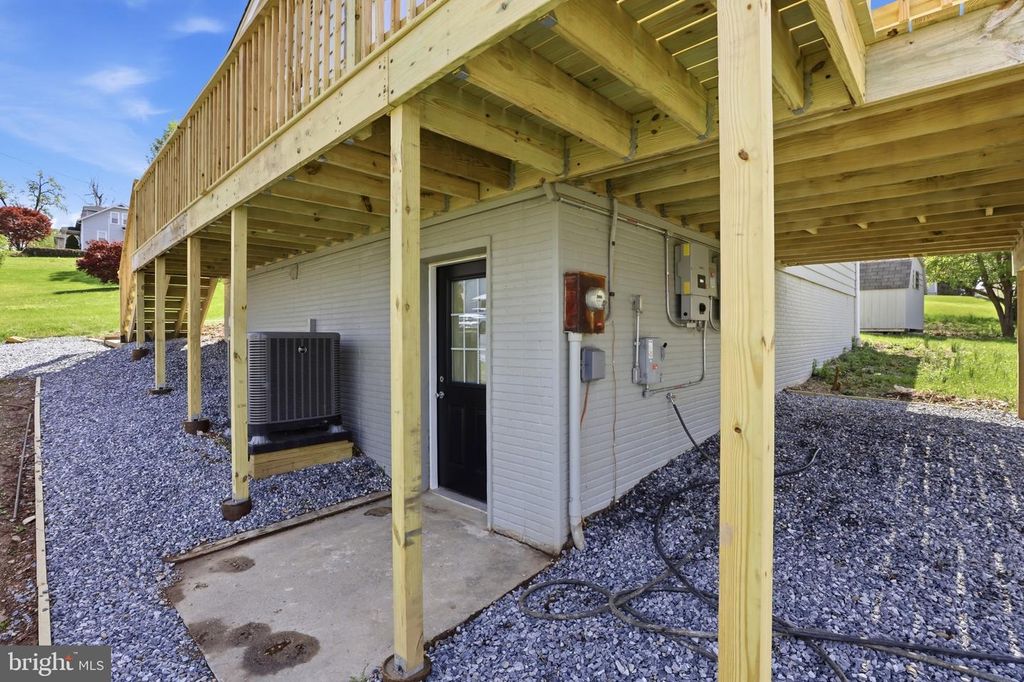 Image 31 of property listing at 302 E THOMAS ST, Union Bridge, MD 21791