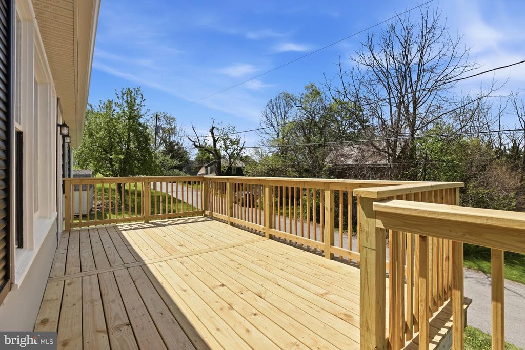 Image 32 of property listing at 302 E THOMAS ST, Union Bridge, MD 21791