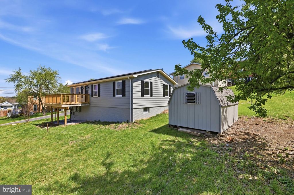 Image 34 of property listing at 302 E THOMAS ST, Union Bridge, MD 21791