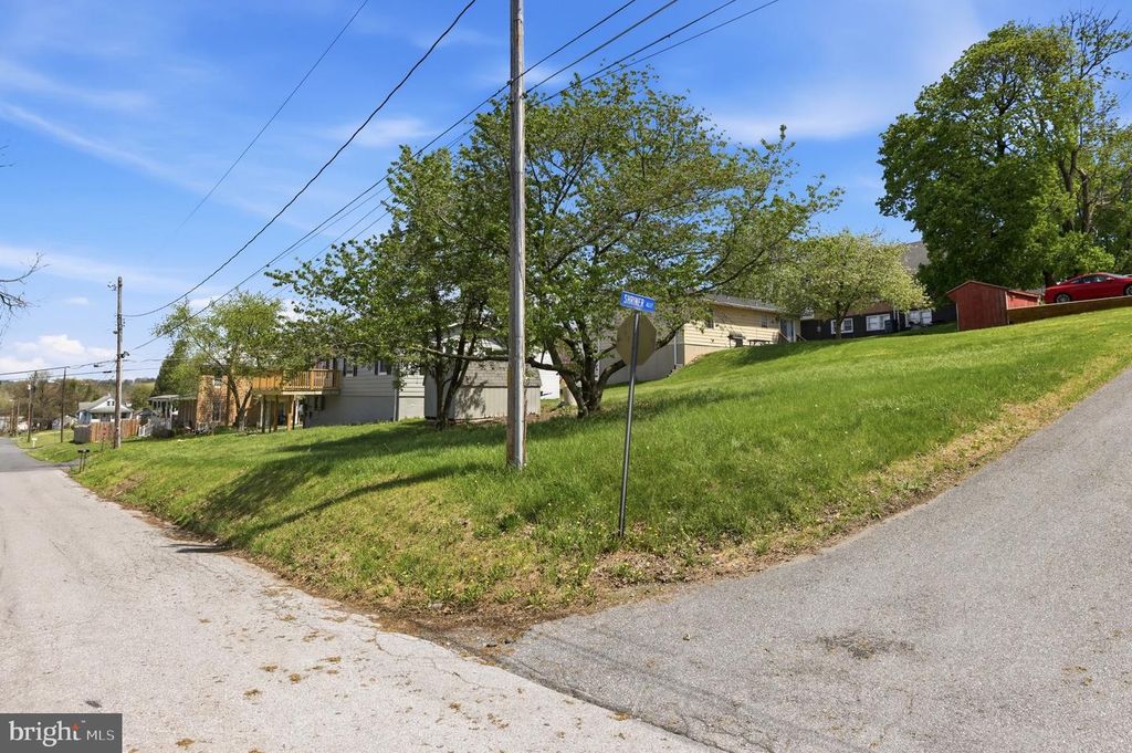 Image 37 of property listing at 302 E THOMAS ST, Union Bridge, MD 21791