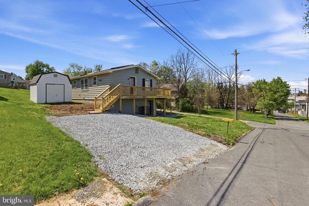 Image 38 of property listing at 302 E THOMAS ST, Union Bridge, MD 21791