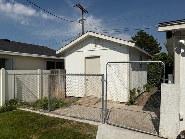 4606 W 3855 S, West Valley City, UT 84120