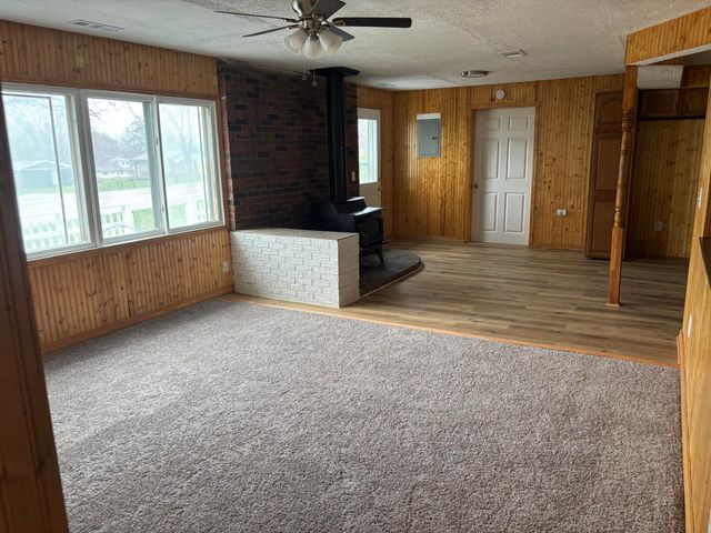 126 E Maple Street, Muir Vllg, MI 48860