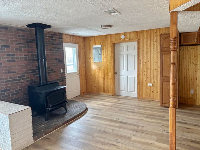 126 E Maple Street, Muir Vllg, MI 48860