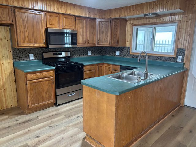126 E Maple Street, Muir Vllg, MI 48860