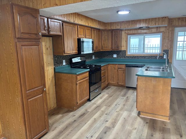 126 E Maple Street, Muir Vllg, MI 48860