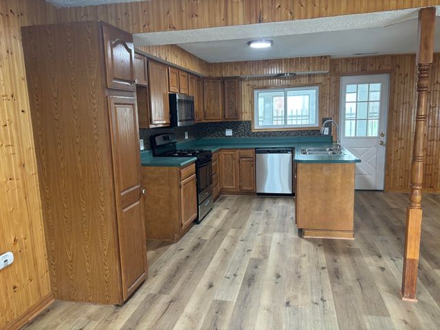126 E Maple Street, Muir Vllg, MI 48860