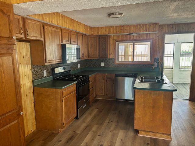 126 E Maple Street, Muir Vllg, MI 48860