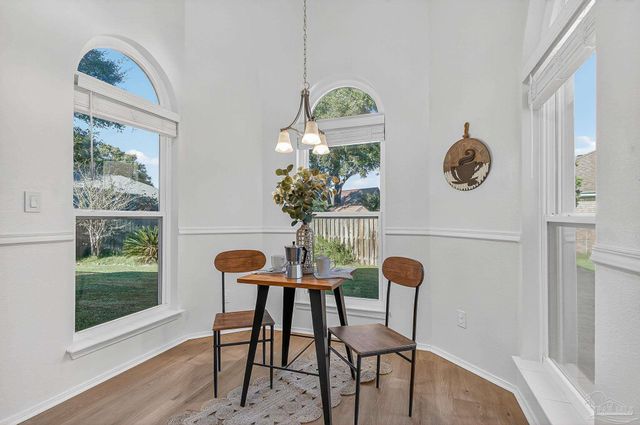 26 Bartlett Cir, Pensacola, FL 32505