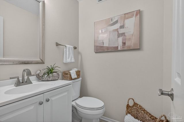 26 Bartlett Cir, Pensacola, FL 32505