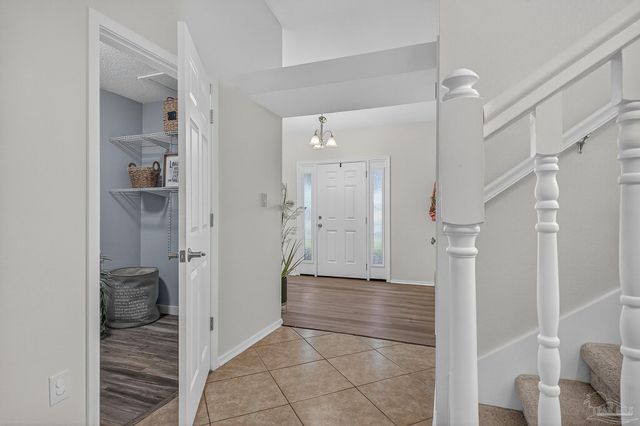 26 Bartlett Cir, Pensacola, FL 32505