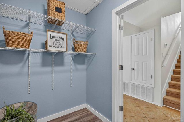 26 Bartlett Cir, Pensacola, FL 32505