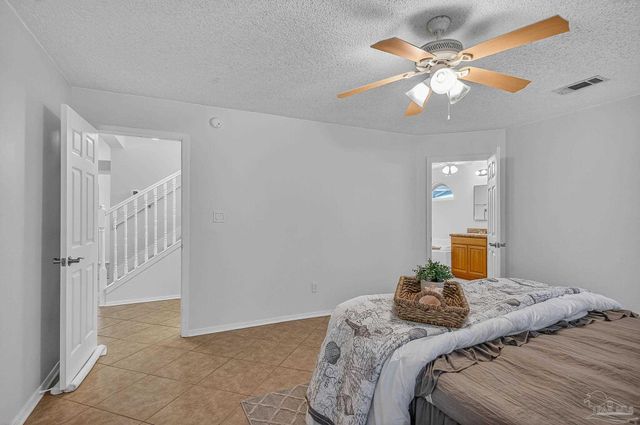 26 Bartlett Cir, Pensacola, FL 32505