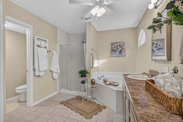 26 Bartlett Cir, Pensacola, FL 32505