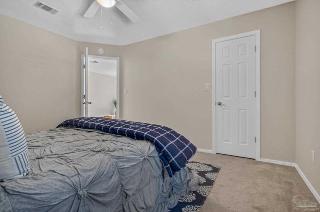 26 Bartlett Cir, Pensacola, FL 32505