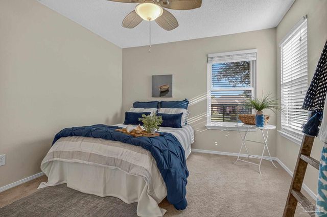 26 Bartlett Cir, Pensacola, FL 32505