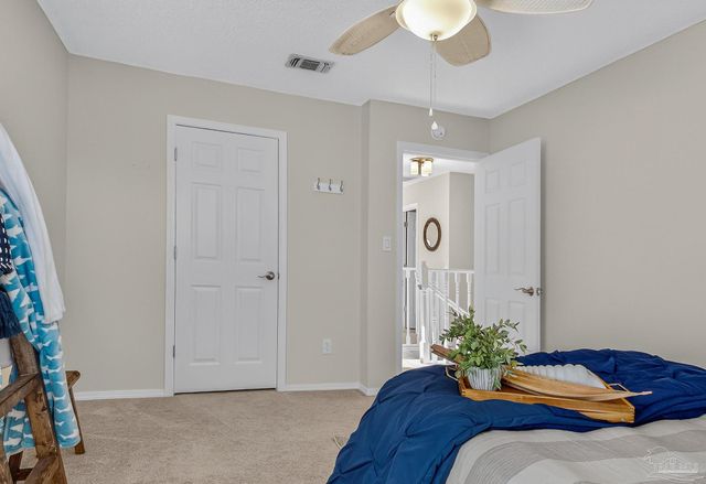 26 Bartlett Cir, Pensacola, FL 32505