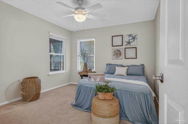 26 Bartlett Cir, Pensacola, FL 32505