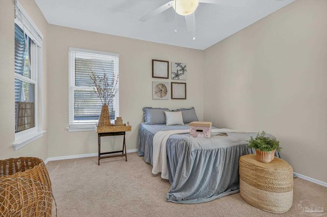 26 Bartlett Cir, Pensacola, FL 32505