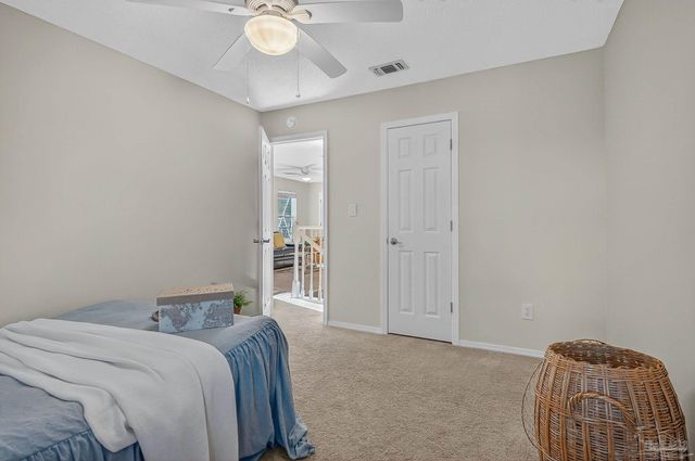 26 Bartlett Cir, Pensacola, FL 32505