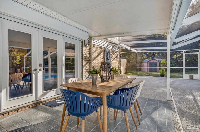 26 Bartlett Cir, Pensacola, FL 32505