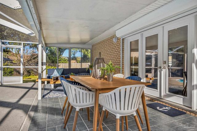 26 Bartlett Cir, Pensacola, FL 32505