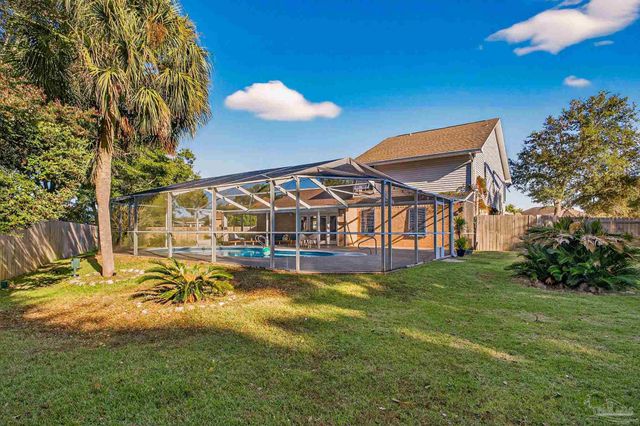 26 Bartlett Cir, Pensacola, FL 32505