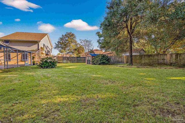 26 Bartlett Cir, Pensacola, FL 32505