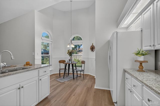 26 Bartlett Cir, Pensacola, FL 32505