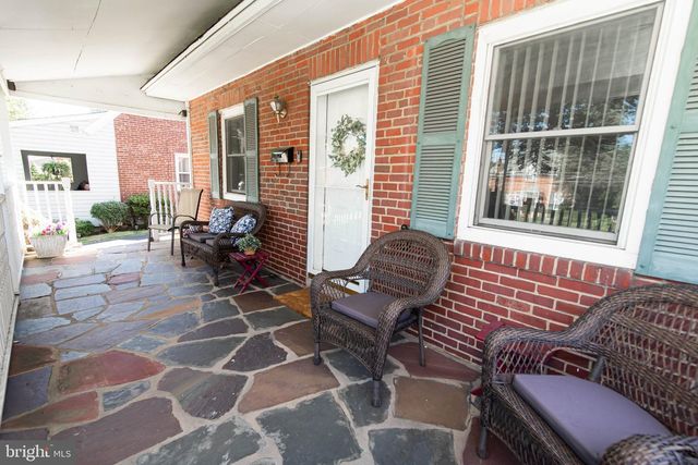 214 W MACDADE BLVD, Folsom, PA 19033