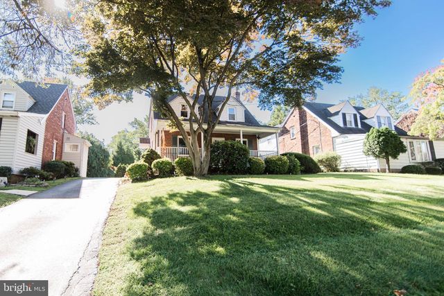 214 W MACDADE BLVD, Folsom, PA 19033