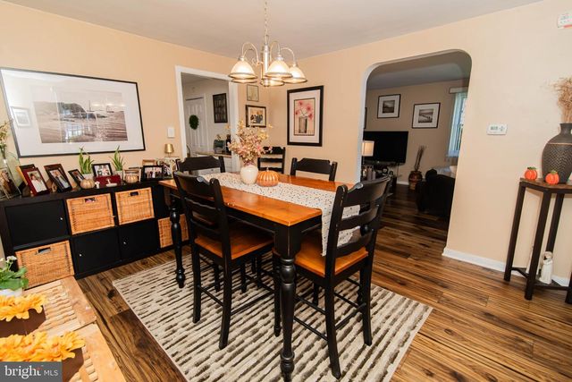 214 W MACDADE BLVD, Folsom, PA 19033