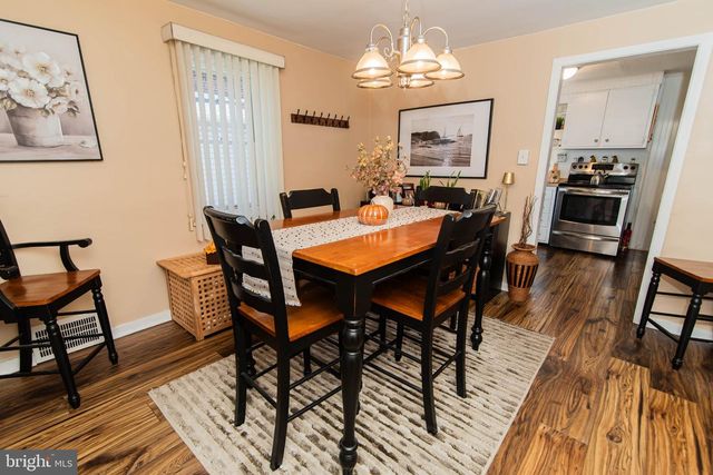214 W MACDADE BLVD, Folsom, PA 19033