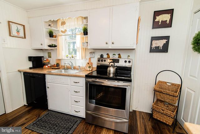214 W MACDADE BLVD, Folsom, PA 19033
