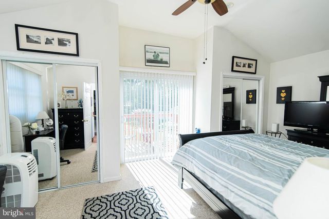 214 W MACDADE BLVD, Folsom, PA 19033