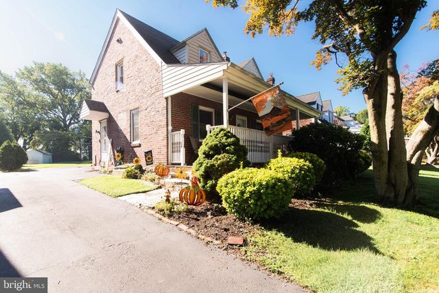 214 W MACDADE BLVD, Folsom, PA 19033