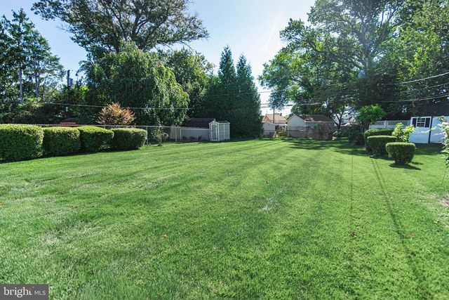 214 W MACDADE BLVD, Folsom, PA 19033