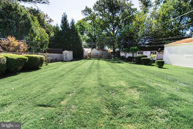 214 W MACDADE BLVD, Folsom, PA 19033