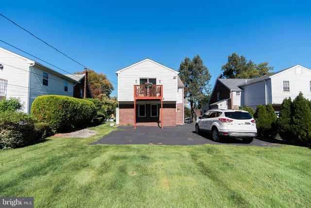 214 W MACDADE BLVD, Folsom, PA 19033