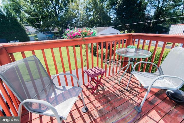 214 W MACDADE BLVD, Folsom, PA 19033