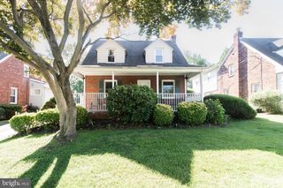 214 W MACDADE BLVD, Folsom, PA 19033