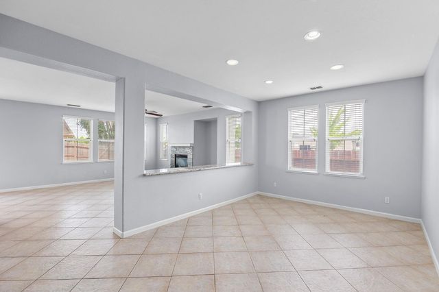 10272 Beckley Way, Elk Grove, CA 95757
