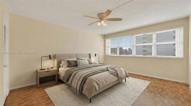 111 Golden Isles Dr D12, Hallandale Beach, FL 33009